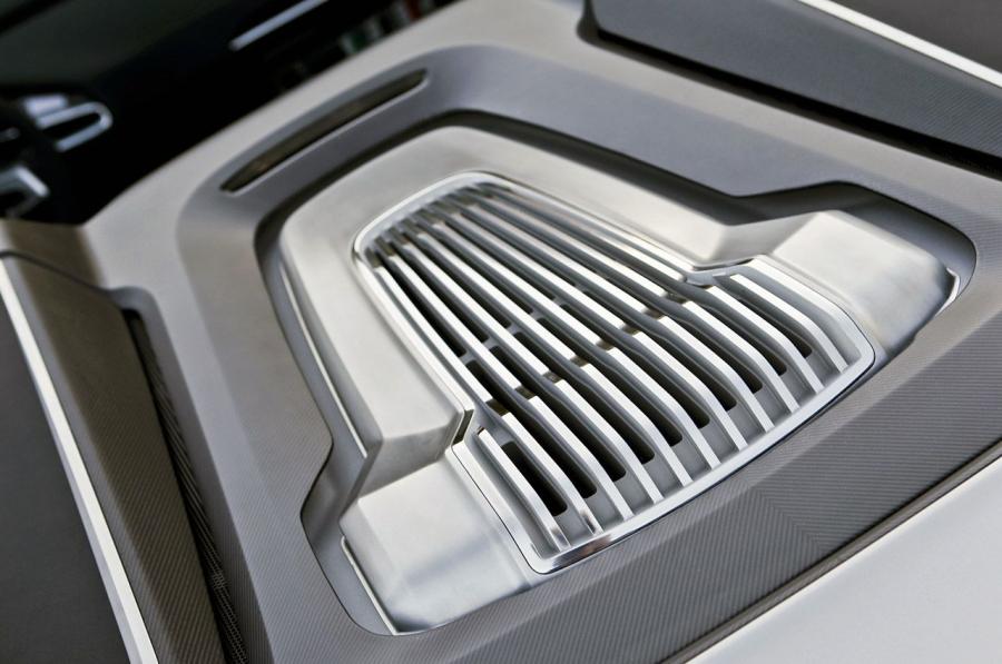 Детали экстерьера Audi e-Tron Spyder Concept 2010 года  (фото 70 из 105)